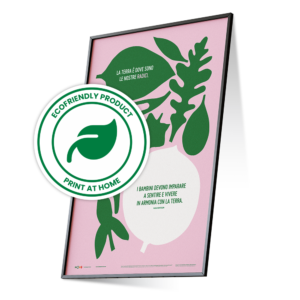 Versione scaricabile del poster ispirato al pensiero di Maria Montessori “La terra è dove sono le nostre radici. I bambini devono imparare a sentire e vivere in armonia con la terra”.